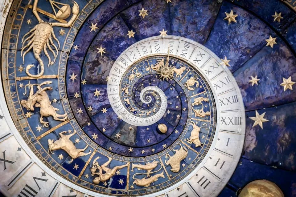 Astrologia lub numerologia: co wybrać dla lepszego samopoznania?