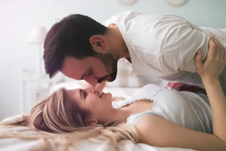 Dotyk mężczyzny w snach: Jakie relacje są ci potrzebne w życiu?