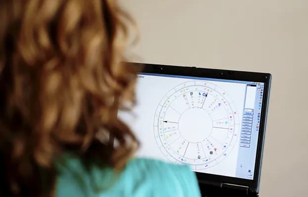 Astrologia studia Warszawa – dlaczego nie znajdziesz ich w uczelniach?