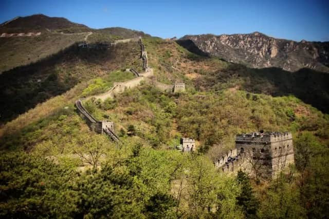 Czy mur chiński jest widoczny z kosmosu? Zaskakująca prawda o popularnym micie