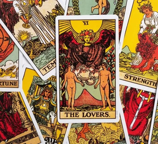 Przepowiednia z Tarota: Jak jedna karta może zmienić Twoje życie