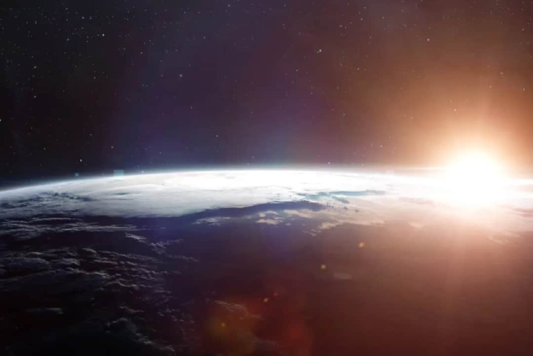 Fascynujący widok Słońca w kosmosie: poznaj prawdziwe oblicze naszej gwiazdy