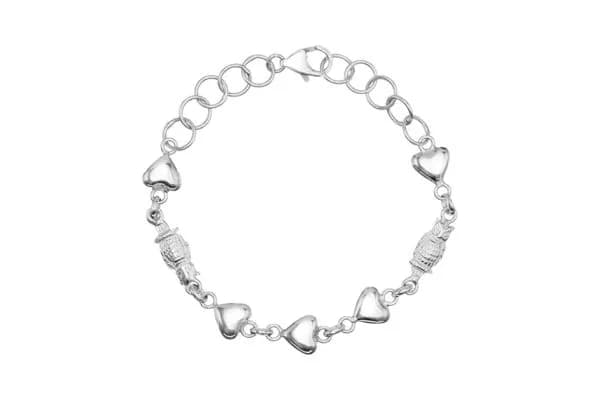 Co symbolizuje bransoletka w twoich snach? Sennik wyjaśnia