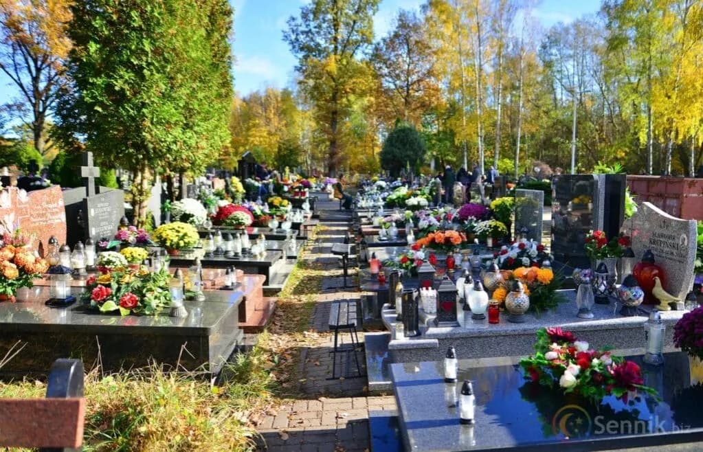 Wykopany dół na cmentarzu w snach: znaczenie i ukryte przesłanie