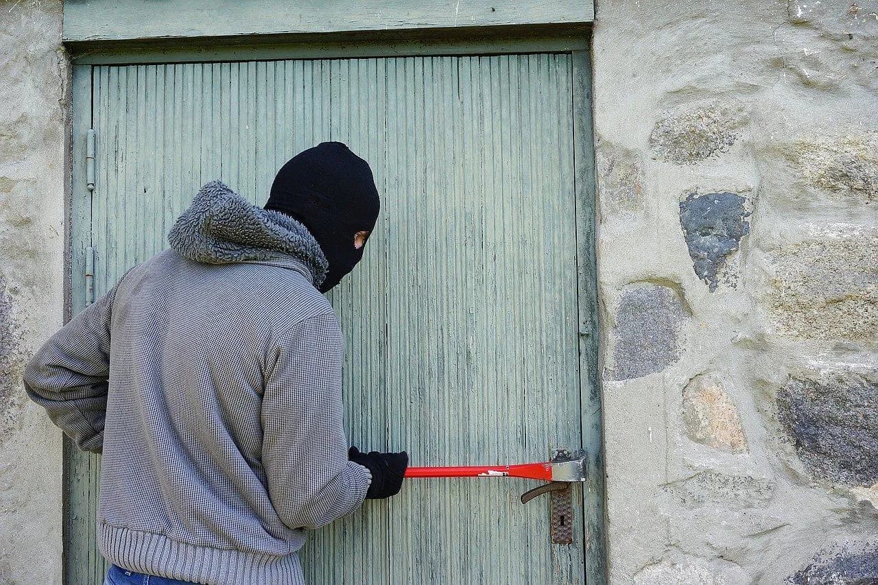 Sennik kradzież pieniędzy i dokumentów - co zwiastuje taki sen w życiu