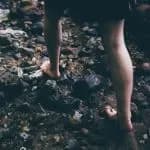 Chodzenie boso we śnie: Jaką wolność pragniesz osiągnąć w życiu?