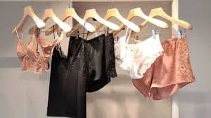 Co oznacza bielizna w snach? Odkryj ukryte znaczenie symbolu